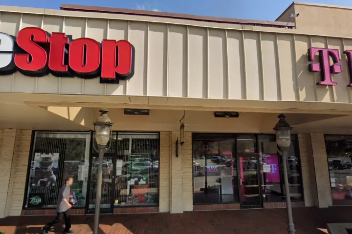 T-Mobile Freeport Rd & E Allegheny Dr