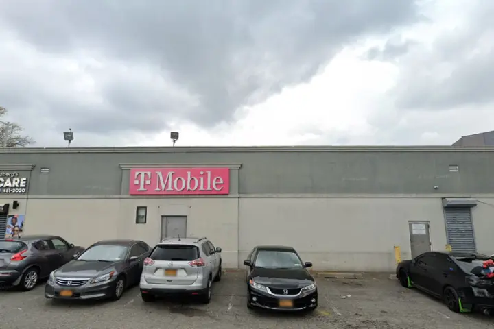 T-Mobile Fulton & Cathedral
