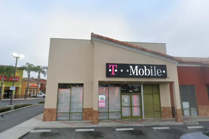 T-Mobile Gage & Compton