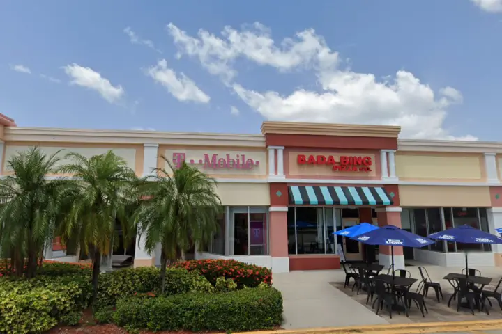T-Mobile Gladiolus Dr & Mcgregor Blvd