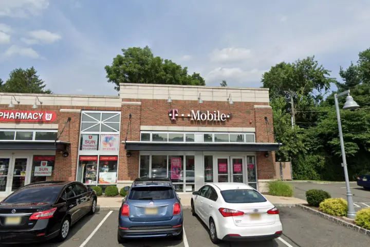 T-Mobile Glenmont Square