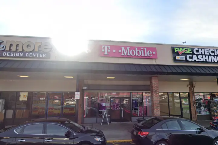 T-Mobile Greenridge Plaza