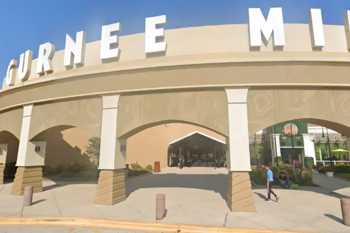 T-Mobile Gurnee Mills - Entrance A