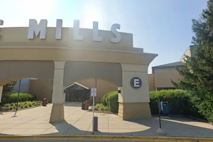 T-Mobile Gurnee Mills - Entrance E