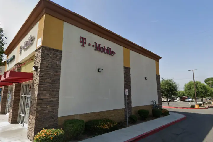 T-Mobile Hacienda & Fairgrove