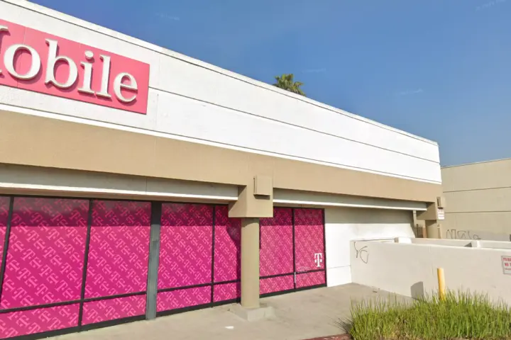 T-Mobile Harbor & Mcfadden