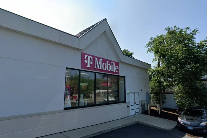 T-Mobile High Ridge Rd & Bedford St