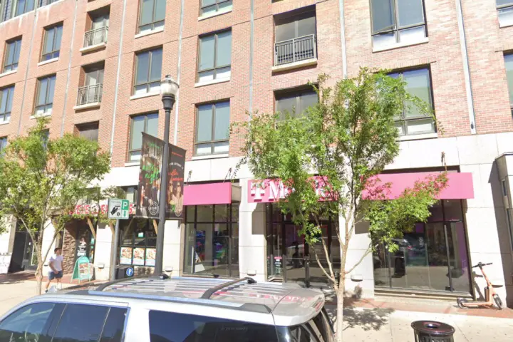 T-Mobile High St & Eleventh Ave