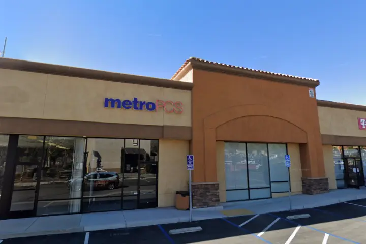 T-Mobile Highland Ave & Seine Ct