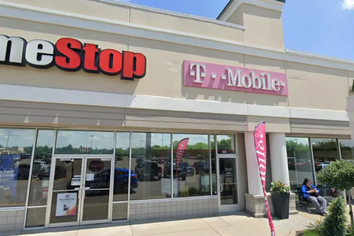 T-Mobile Highland Rd & Fisk