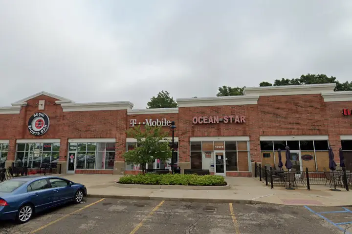 T-Mobile Highland Rd & Hartland Rd
