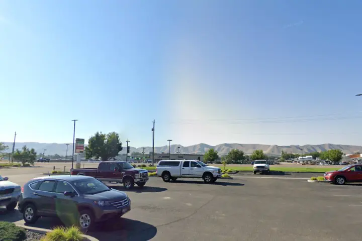 T-Mobile Highway 16 & N Washington Ave