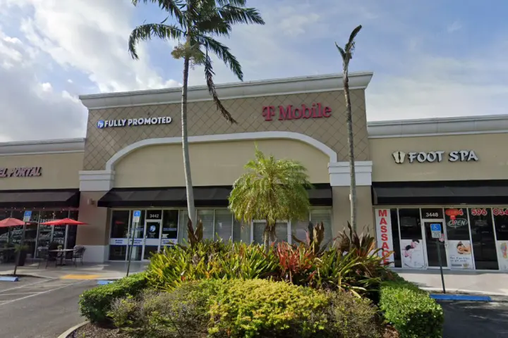T-Mobile Hillsboro Blvd & Powerline Rd