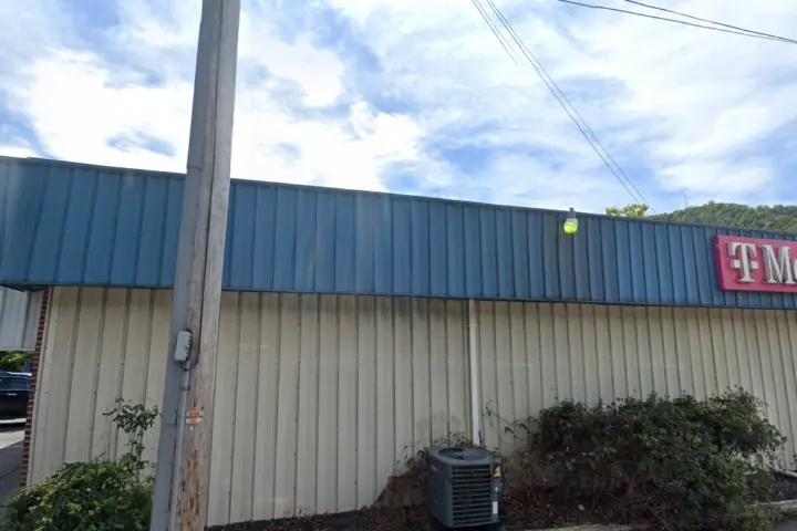 T-Mobile Hinton - Stokes Dr