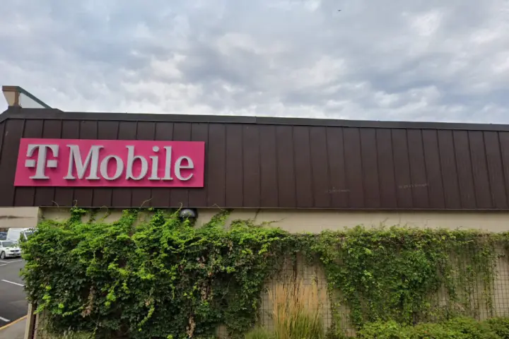 T-Mobile Hood River Shopping Center