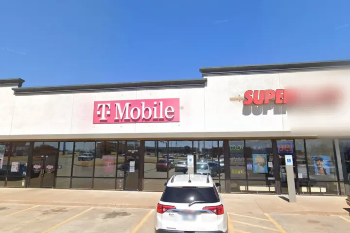 T-Mobile Hwy 152 and Sara Rd