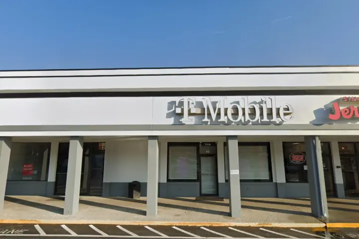T-Mobile Hwy 70 & Old Hickory Blvd