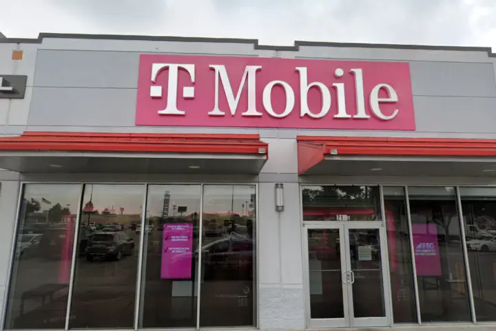 T-Mobile I-30 & Buckner Blvd