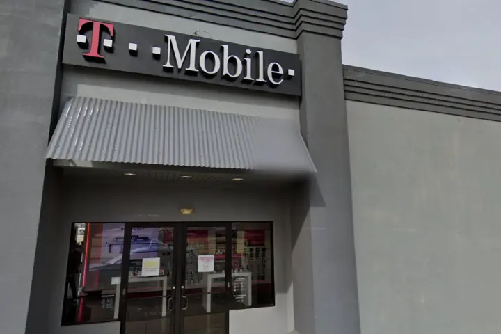 T-Mobile I-40 and Garth Brooks