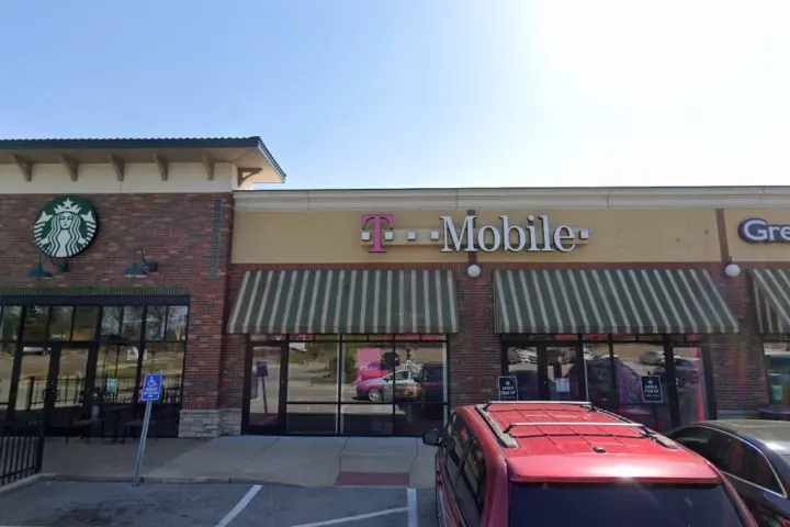 T-Mobile I-55 & Loughborough Ave