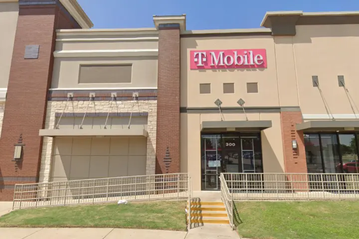 T-Mobile Ih-35 & Hwy 71