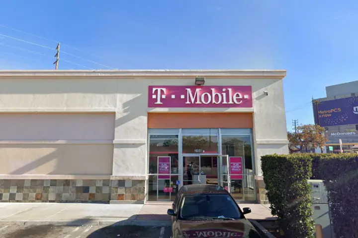 T-Mobile Imperial & Crenshaw