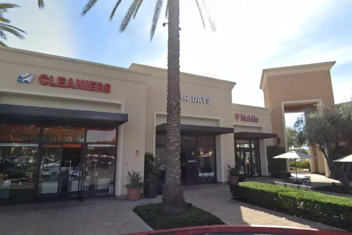 T-Mobile Jeffrey & Roosevelt