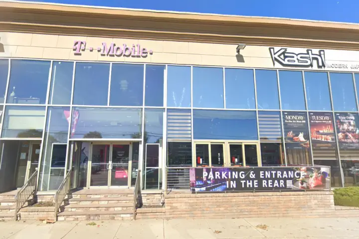 T-Mobile Jericho Tnpk & Florence Ave