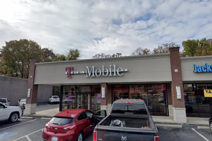 T-Mobile JFK Blvd & McCain Blvd