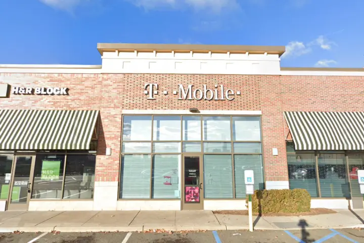 T-Mobile Jones St & Springfield Ave