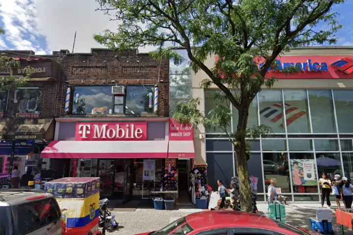 T-Mobile Junction Blvd & Roosevelt Ave