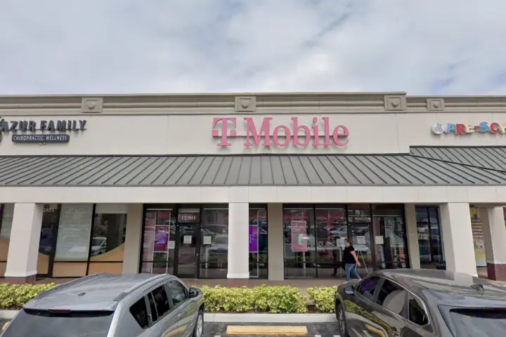 T-Mobile Kendall Corners