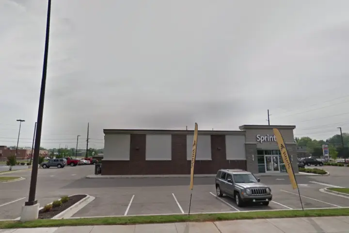 T-Mobile Kingston Pike & N Cedar Bluff Rd
