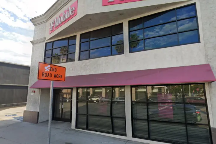 T-Mobile La Cienega & 4th