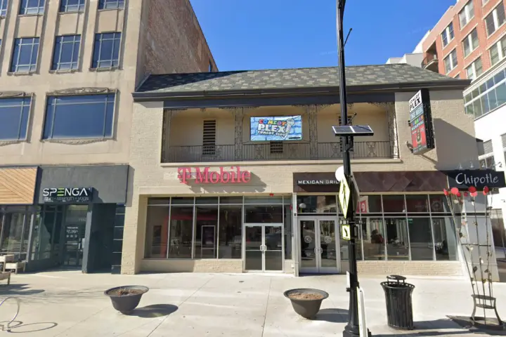 T-Mobile Lake & Harlem