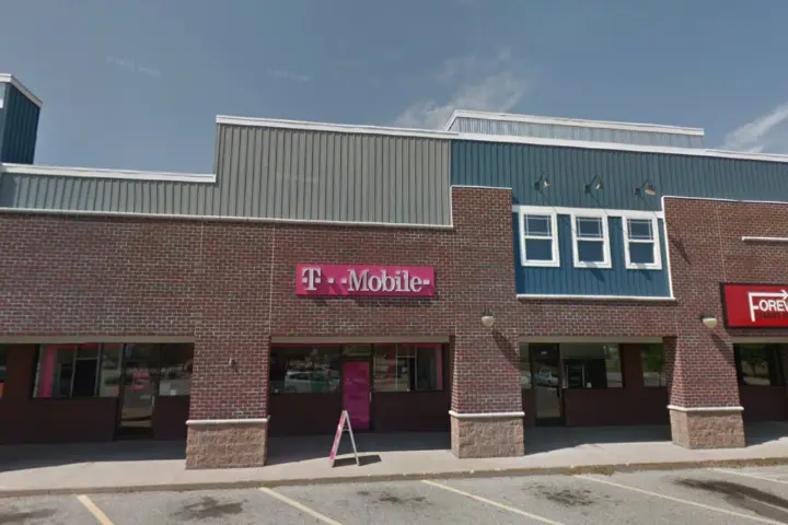 T-Mobile Lake Michigan Dr & 60th Ave
