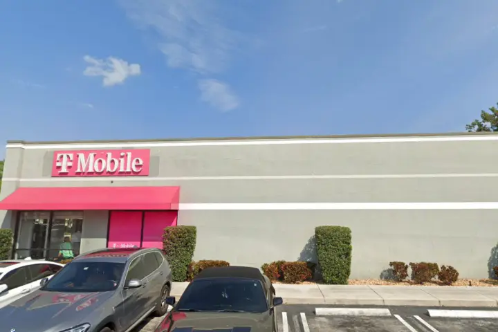 T-Mobile Lake Worth Rd & S Jog Rd