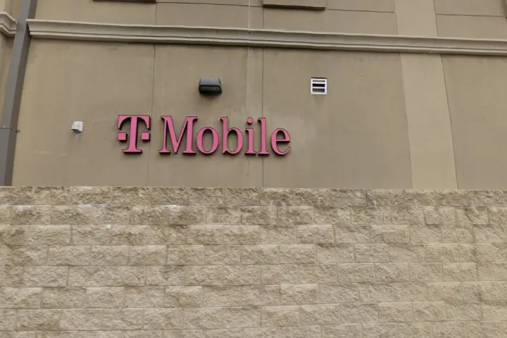 T-Mobile Landstown Commons