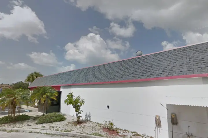 T-Mobile Lee Blvd & Joan Ave N
