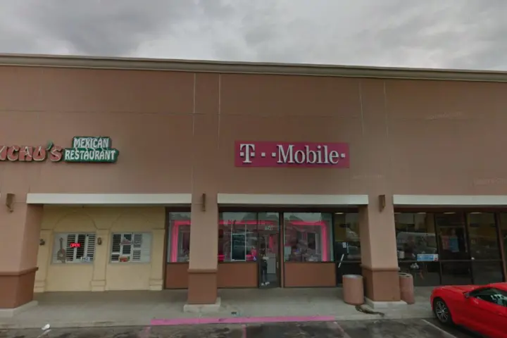 T-Mobile Lemoore & E Hanford Armona