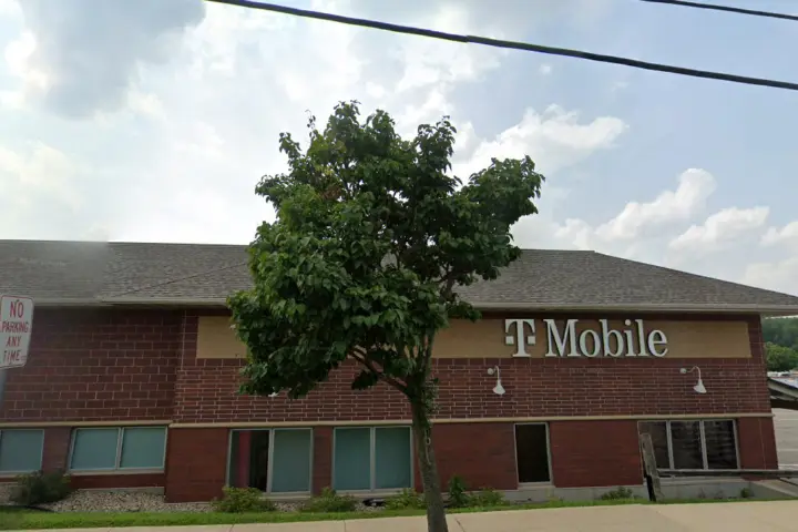 T-Mobile Lien Rd & Eagan Rd