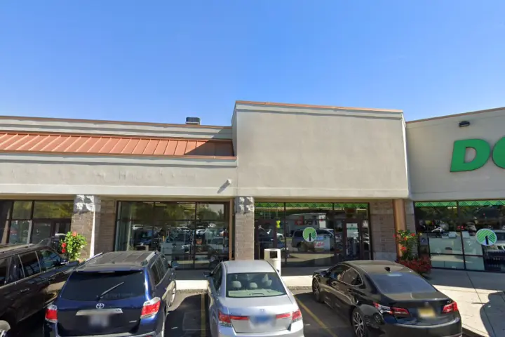 T-Mobile Lincoln & Devon Ave