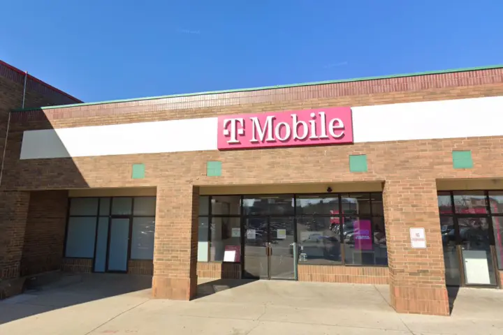 T-Mobile Lindell Market Place