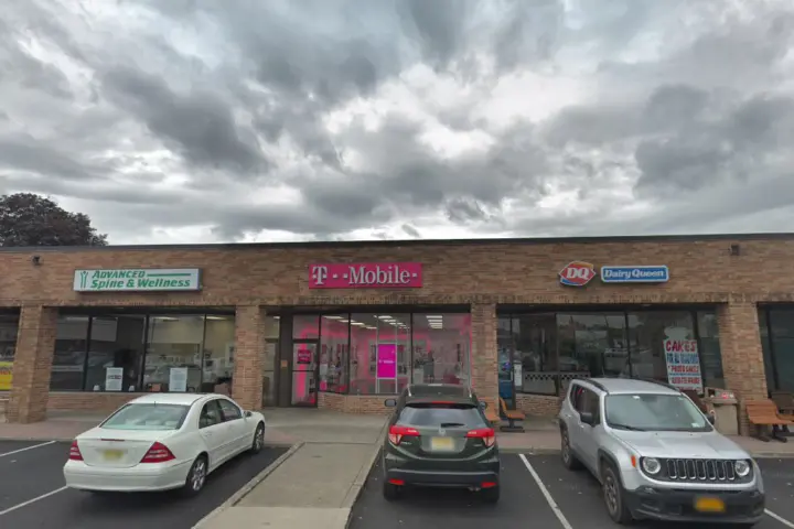 T-Mobile Livingston St & Pegasus Ave