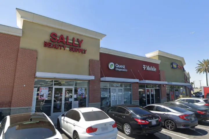T-Mobile Long Beach Blvd & Alma Ave