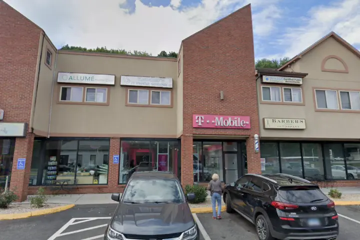 T-Mobile Main St & Edgewood Ave