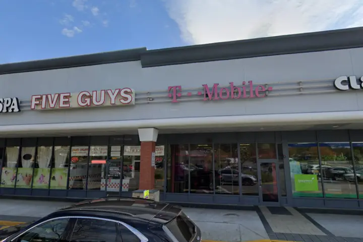 T-Mobile Main St & West Brook Dr
