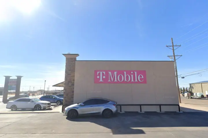 T-Mobile Main St Plaza