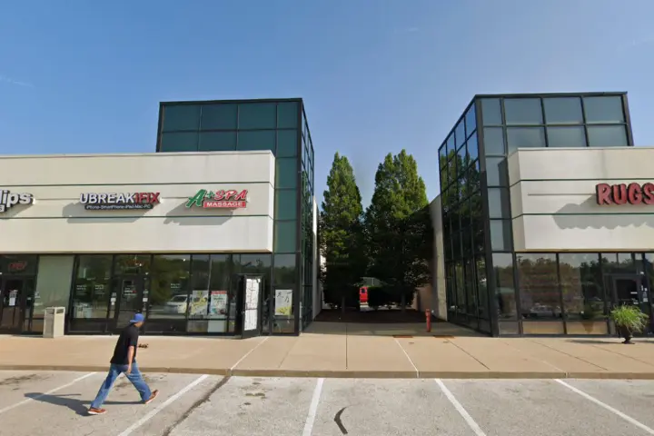 T-Mobile Manchester Rd & Braeshire Dr