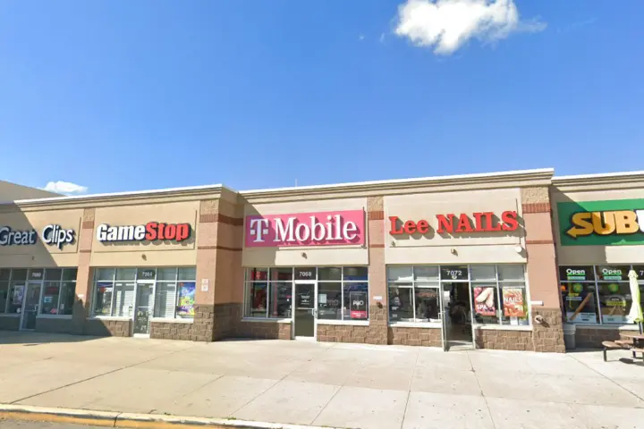 T-Mobile Mannheim Rd & Greco Ln